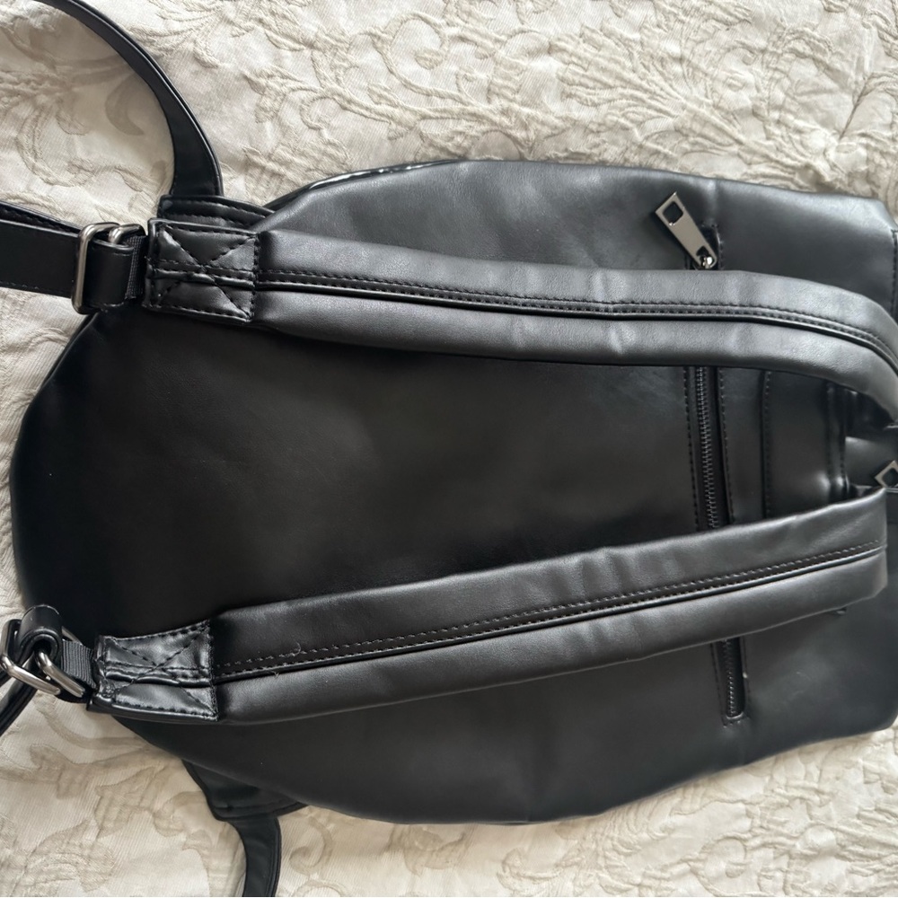 Black and Silver Owl Backpack - Picture 5 of 5